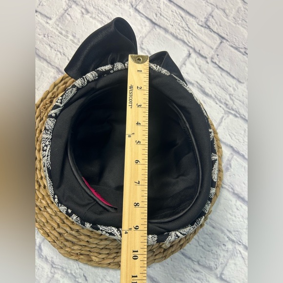 Vintage Ms. Hi’s Classic Black and Light Gray Burnout Pattern & Large Silk Bow. - Picture 7 of 8